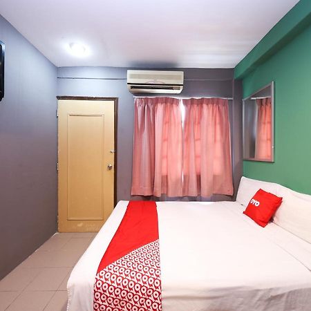 Oyo 89688 Alor Street Hotel Kuala Lumpur Exterior photo